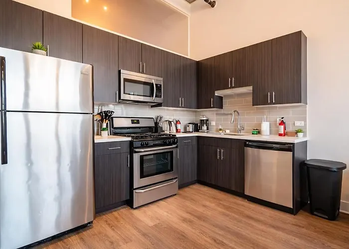 Modern 2br Loft With Amazing Skyline View And Optional Parking For 8 Guests Near Mccormick Place And Soldier Field Chicago