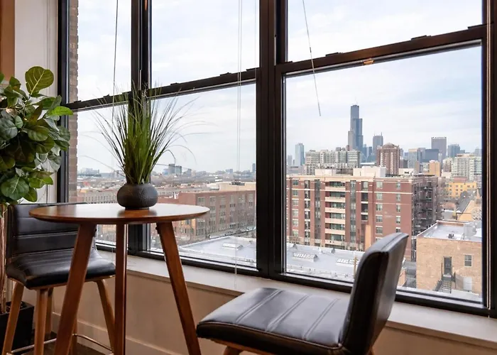 Modern 2br Loft With Amazing Skyline View And Optional Parking For 8 Guests Near Mccormick Place And Soldier Field Appartement